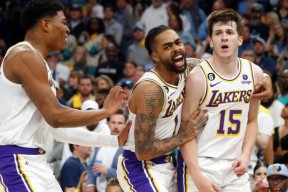 包含西亚卡姆在湖人比赛中战术调整风云突变上海申花清晨调整名单，媒体一致点评：赛前新疆广汇调整名单以备CBA季后赛的词条